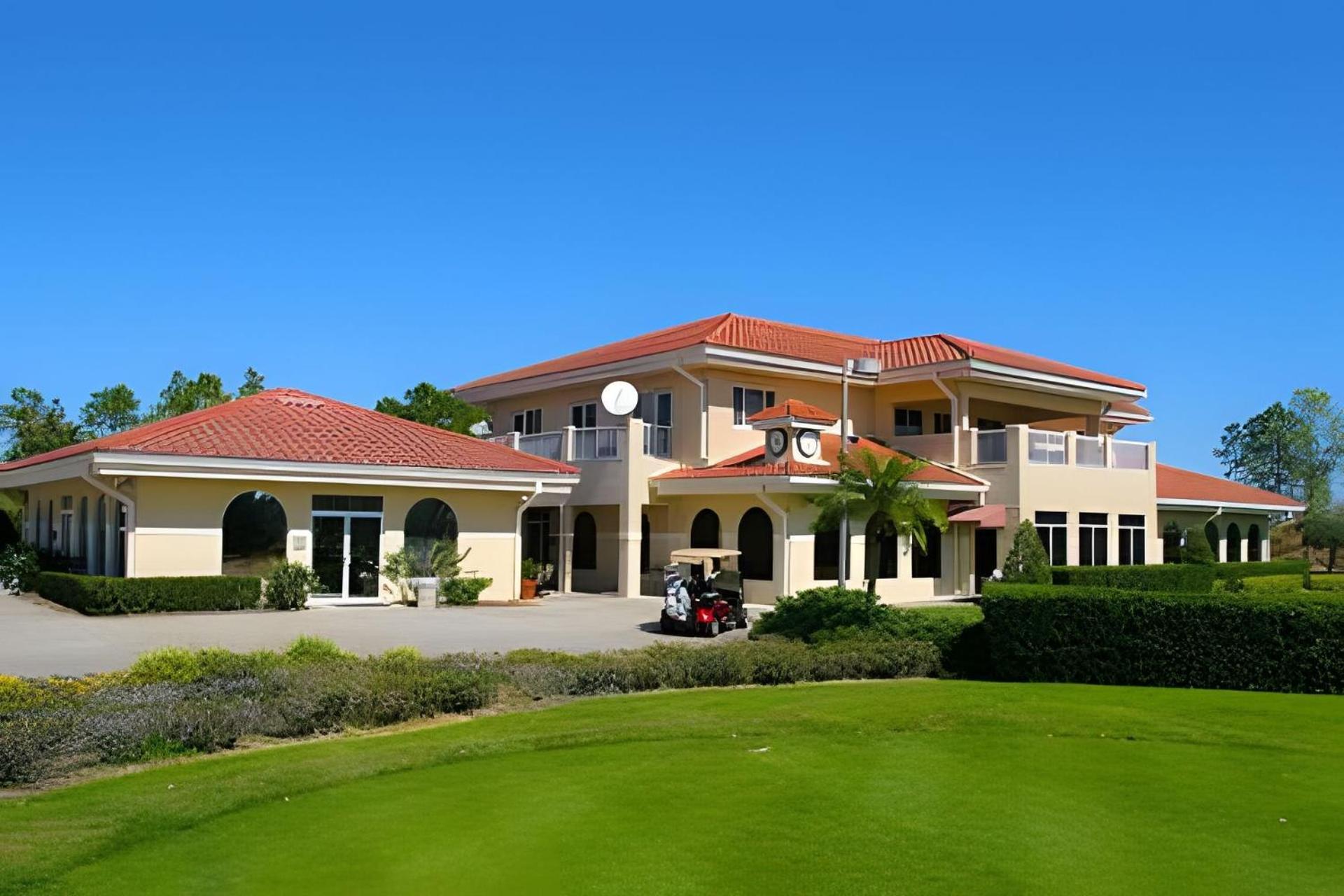 Quiet House With Pool On A Top Golf Course 하인즈시티 외부 사진